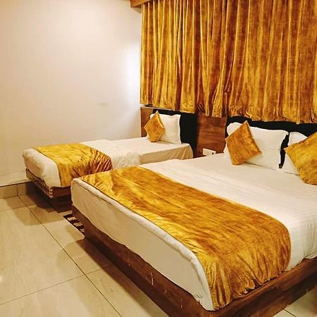 Hotel Mansarovar,فَدودارا المظهر الخارجي الصورة