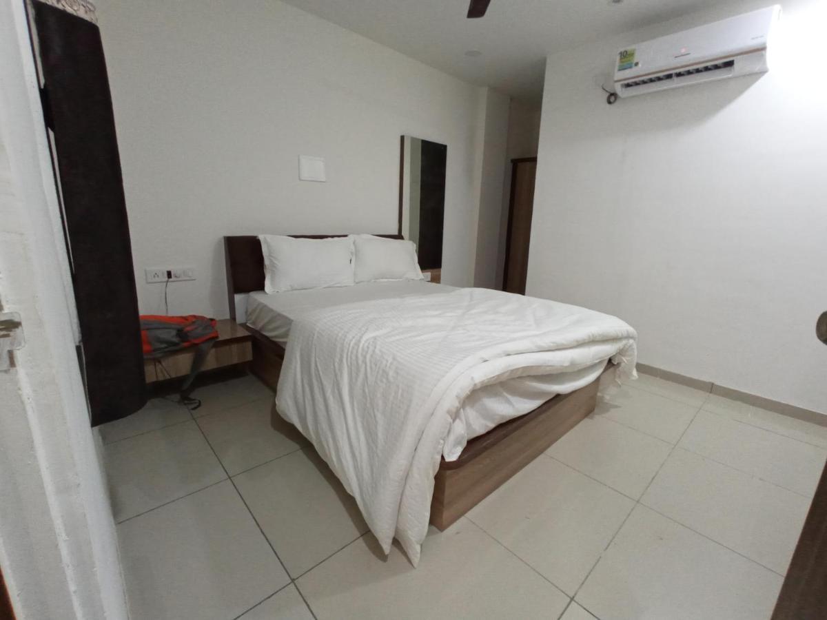 Hotel Mansarovar,فَدودارا المظهر الخارجي الصورة
