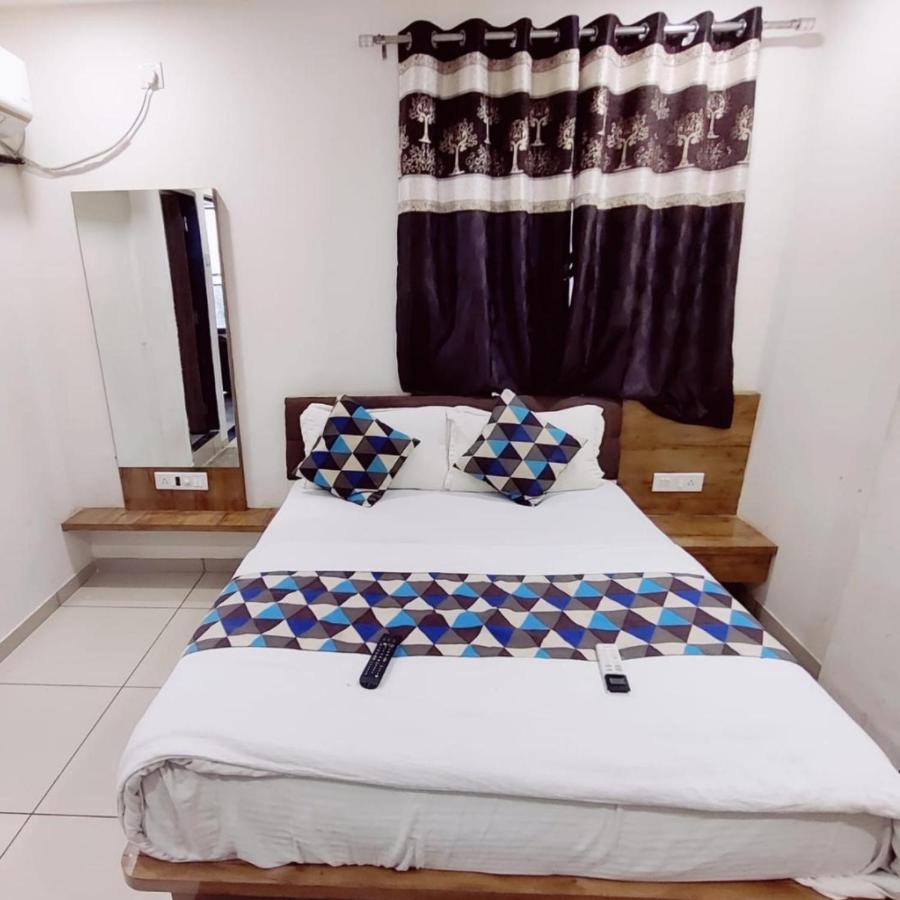 Hotel Mansarovar,فَدودارا المظهر الخارجي الصورة