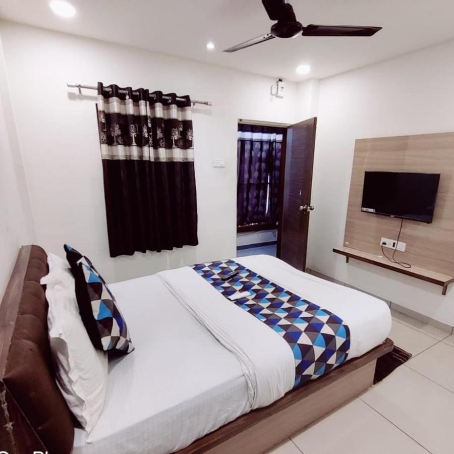 Hotel Mansarovar,فَدودارا المظهر الخارجي الصورة