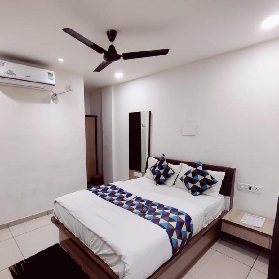 Hotel Mansarovar,فَدودارا المظهر الخارجي الصورة