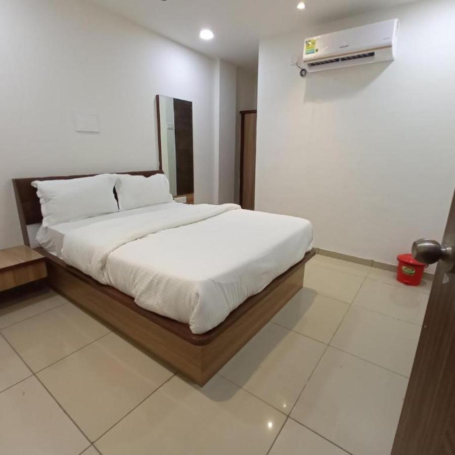Hotel Mansarovar,فَدودارا المظهر الخارجي الصورة